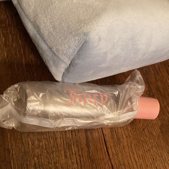 Juicy Couture 2 Piece Nested Travel Cosmetic Bag Set w/Toiletry Bottle NWT - Picture 11 of 14